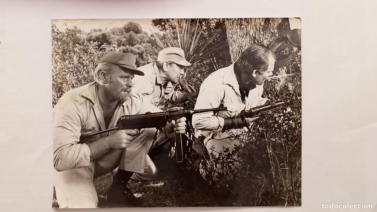 Cine: FOTO DE 18X24 INEDITA DE &Uacute;LTIMO TREN A CATANGA CON JIM BROWN Y ROD TAYLOR