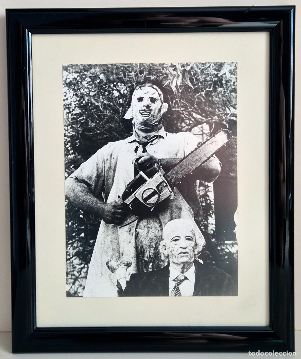 Cine: Fotograf&iacute;a promocional enmarcada de la pel&iacute;cula &rdquo;La matanza de Texas&rdquo; de Tobe Hopper (1974)