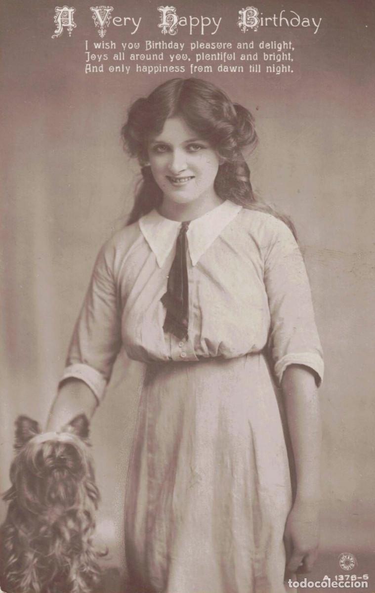 Cine: TARJETA POSTAL - ACTRIZ BRIT&Aacute;NICA GLADYS COOPER Y SU TERRIER - A VERY HAPPY BIRTHDAY - ROTARY PHOTO