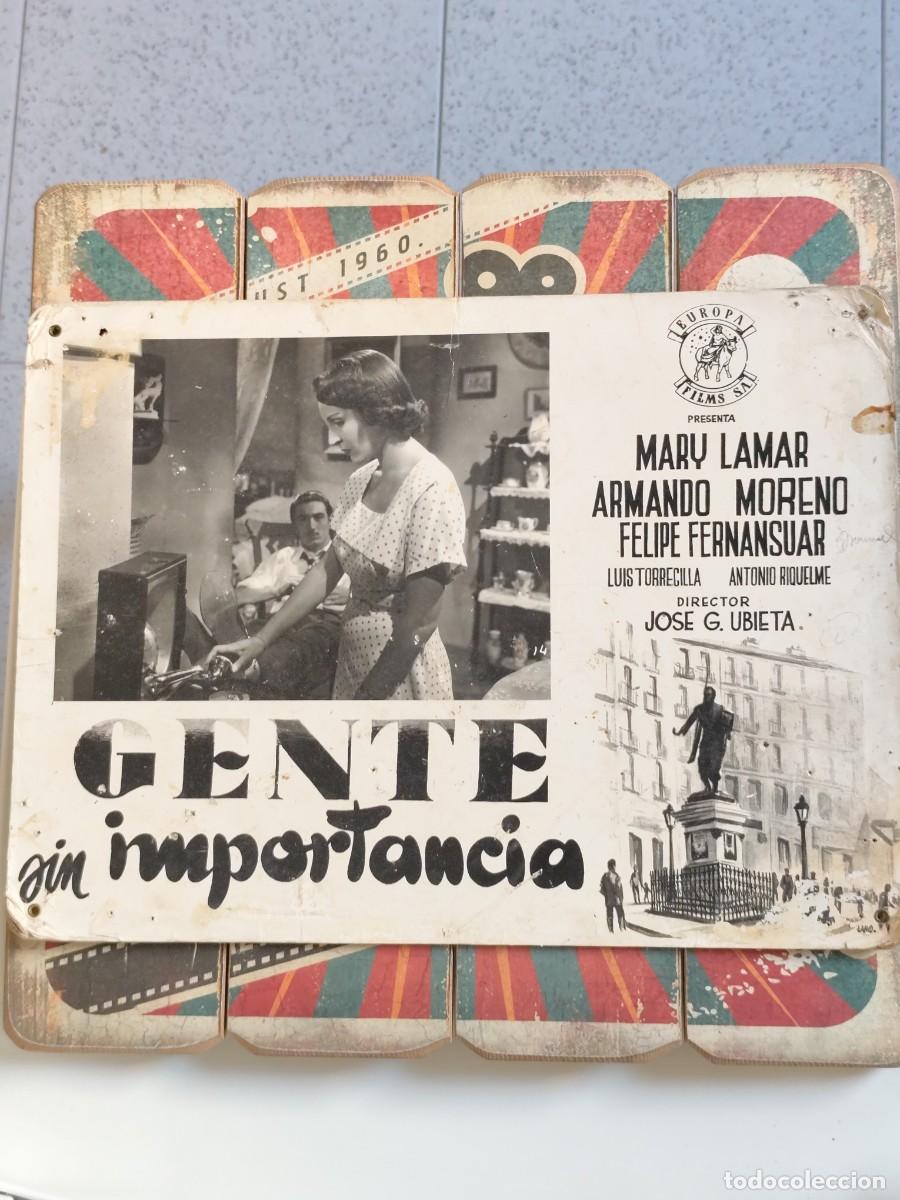 Cine: Fotocromo Cart&oacute;n Gente sin importancia