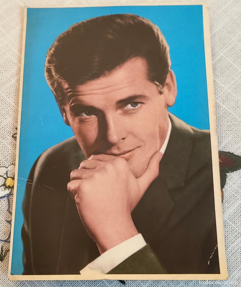 Cine: CINE | POSTAL DEL ACTOR ROGER MOORE / EL SANTO