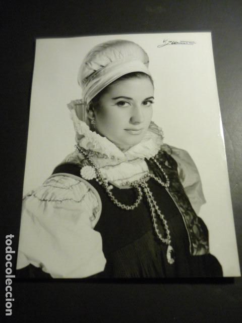 Cine: CARMEN SEGARRA ACTRIZ CON TRAJE TIPICO ANSO HUESCA ANTIGUA FOTOGRAFIA YBA&Ntilde;EZ FOTOGRAFO 18 X 24 CM