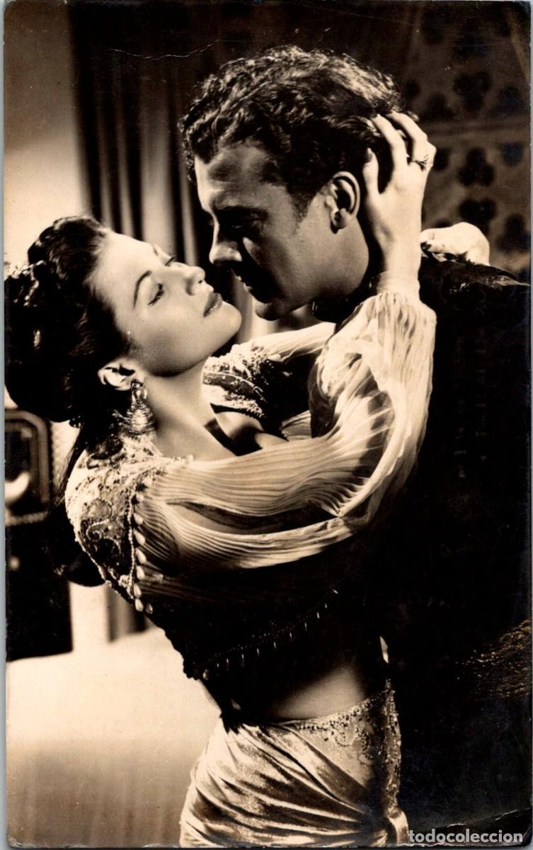 Cine: Yvonne de Carlo y Richard Green - El Halc&oacute;n del Desierto - Universal International - 136x85mm