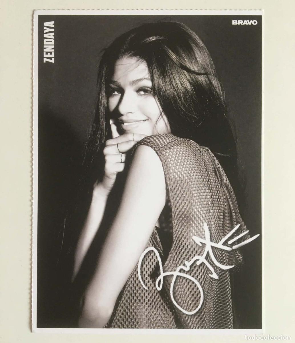 Cine: Zendaya / Martina Stoessel Violetta Collectible Autograph Card Bravo Magazine Bulgaria 2014 Movie