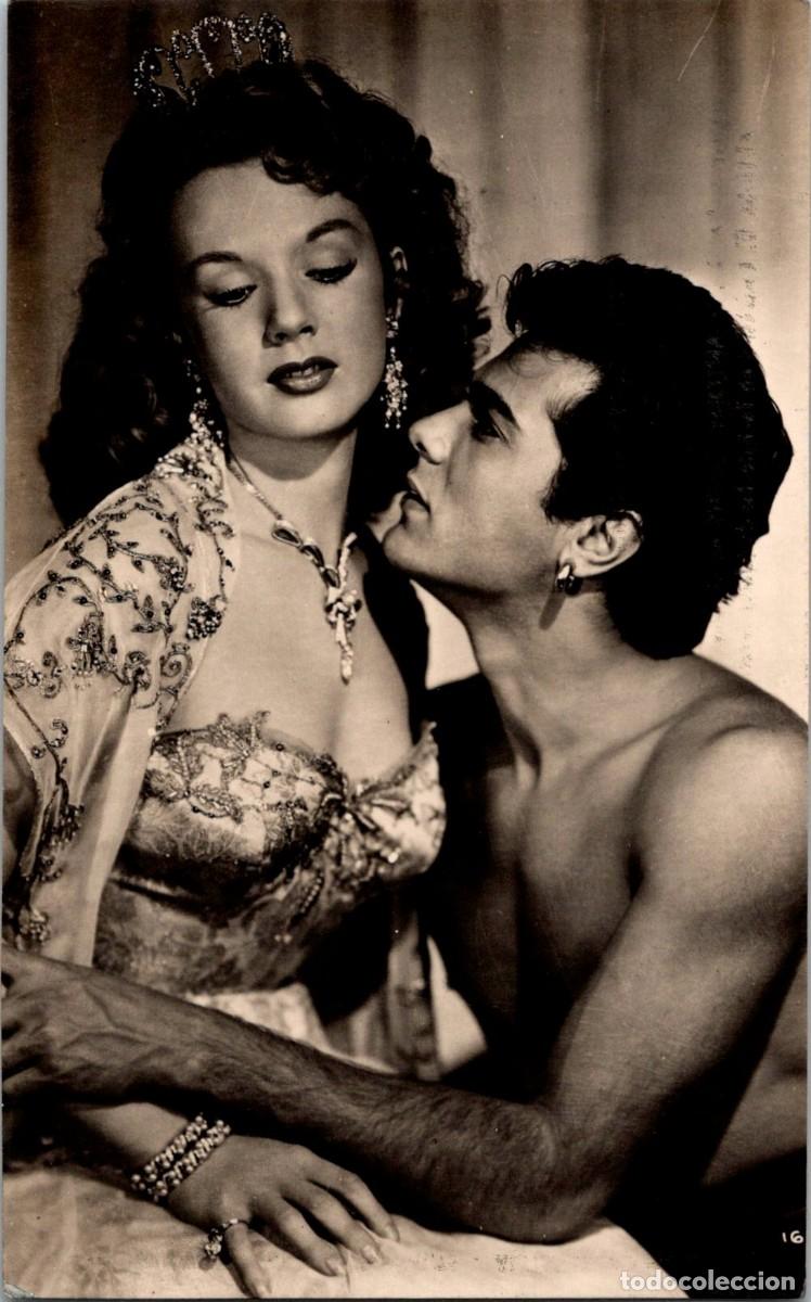 Cine: Piper Laurie y Antony Curtis - Su Alteza el Ladr&oacute;n (Universal) - Archivo Bermejo 4868 - 136x85mm
