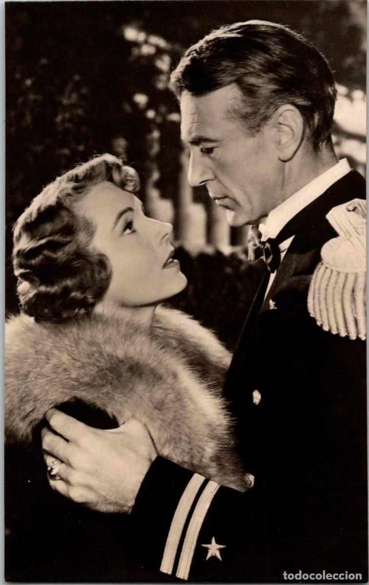 Cine: Jane Wyatt y Gary Cooper - n&ordm; 1205 - 136x85mm - El horizonte en llamas - Teniente de Nav&iacute;o US Navy
