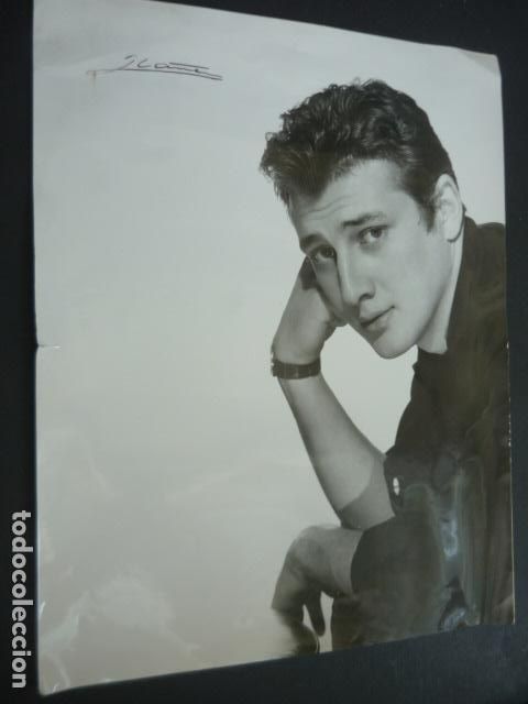 Cine: CARLOS LARRA&Ntilde;AGA ACTOR FOTOGRAFIA YBA&Ntilde;EZ FOTOGRAFO MADRID 30 X 24 CM