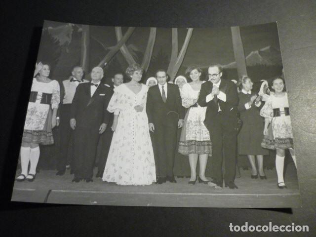 Cine: MUSICAL SONRISAS Y LAGRIMAS CAMILLE CARRION ELDER BARBER FERNANDEZ CORTINES FOTOGRAFIA 18 X 24 CM