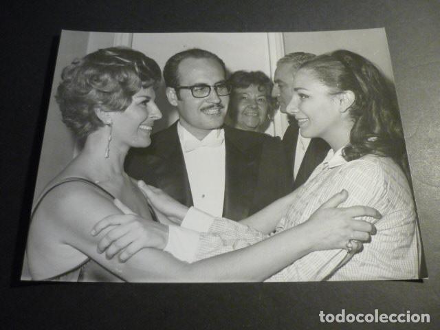 Cine: ELDER BARBER CANTANTE CON CAMILLE CARRION ACTRIZ Y FERNANDEZ CORTINES ANTIGUA FOTOGRAFIA 18 X 24 CM