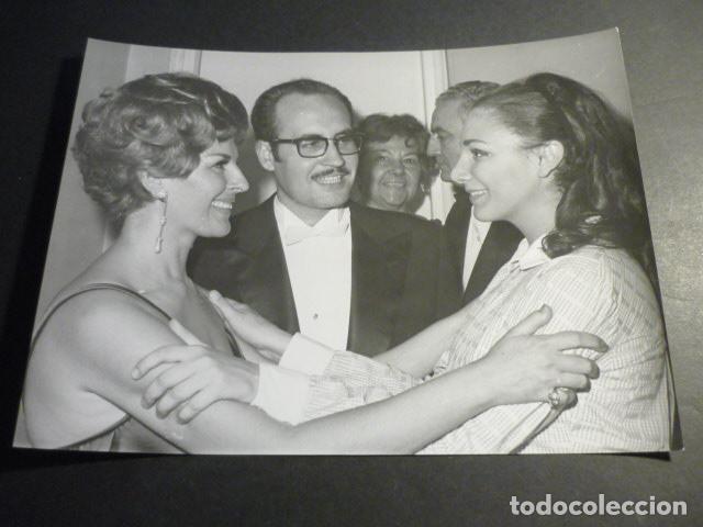 Cine: ELDER BARBER CANTANTE CON CAMILLE CARRION ACTRIZ Y FERNANDEZ CORTINES ANTIGUA FOTOGRAFIA 18 X 24 CM