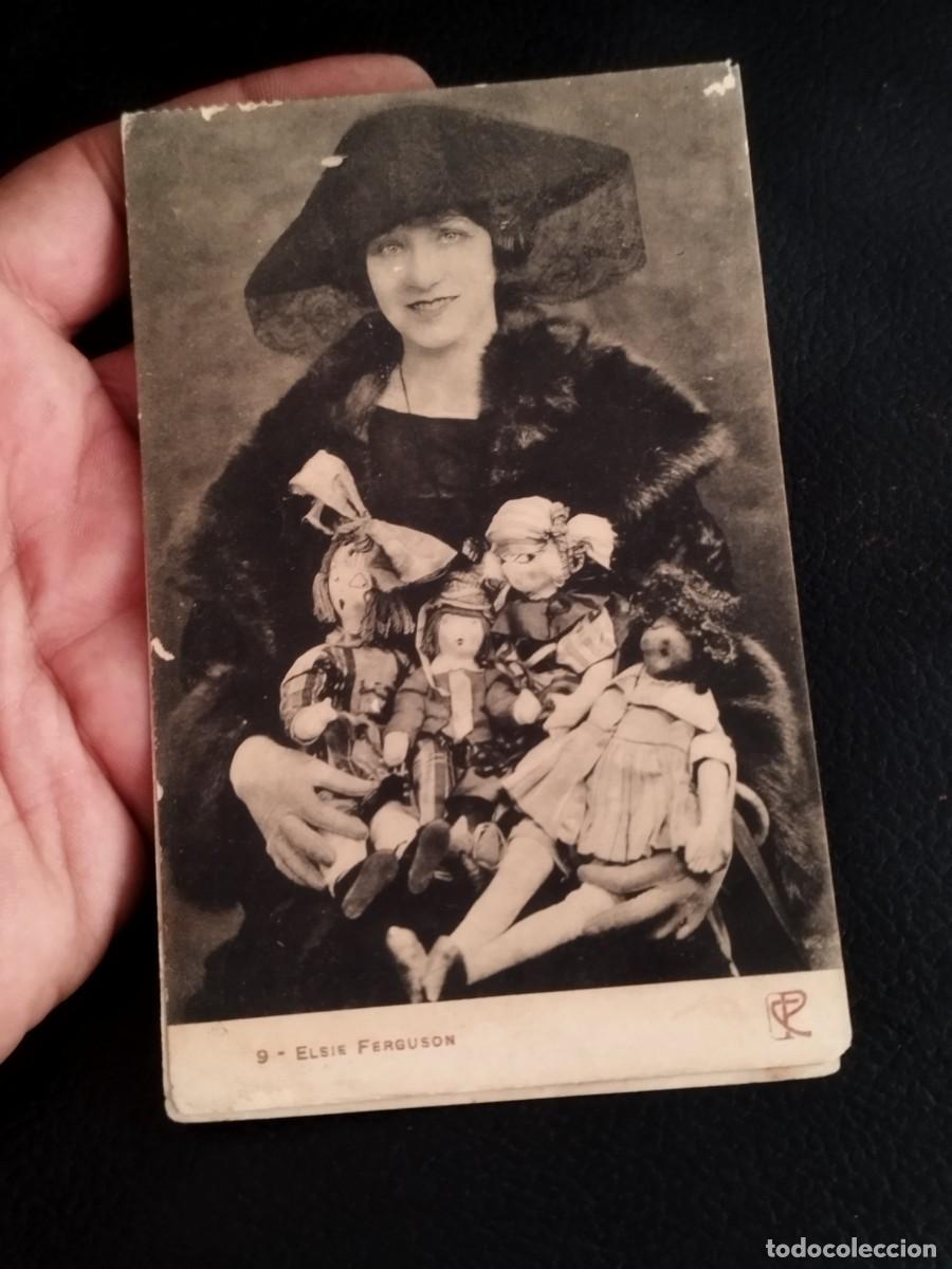 Cine: Postal antigua de la actriz estadounidense Elsie Ferguson, conocida por su trabajo en teatro y cine.