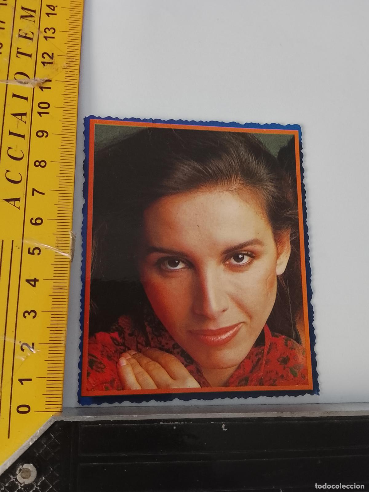 Cine: CARTON TROQUELADO TIPO CROMO - FOTO ARTISTA CANTANTE Ana Bel&eacute;n