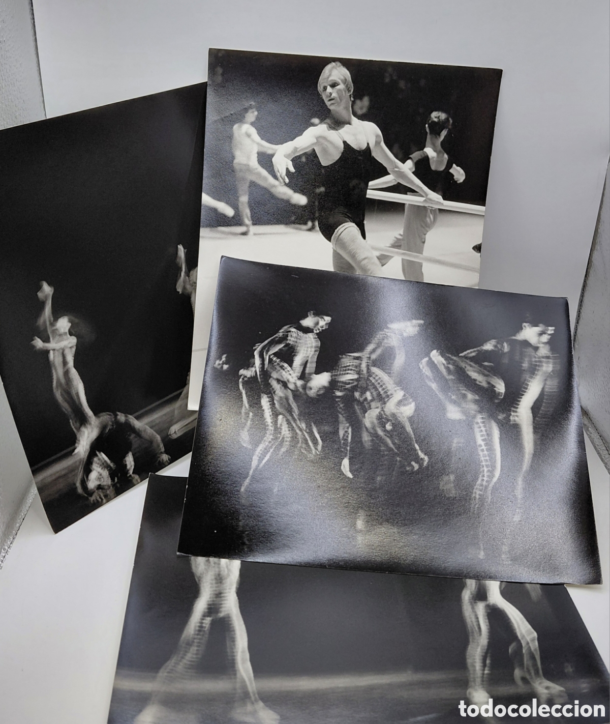 Cine: 4 FOTOGRAFIAS 20,5 X 25,5 / RUDOLF NUREYEV , ENSAYOS / FOTOGRAFO DESCONOCIDO