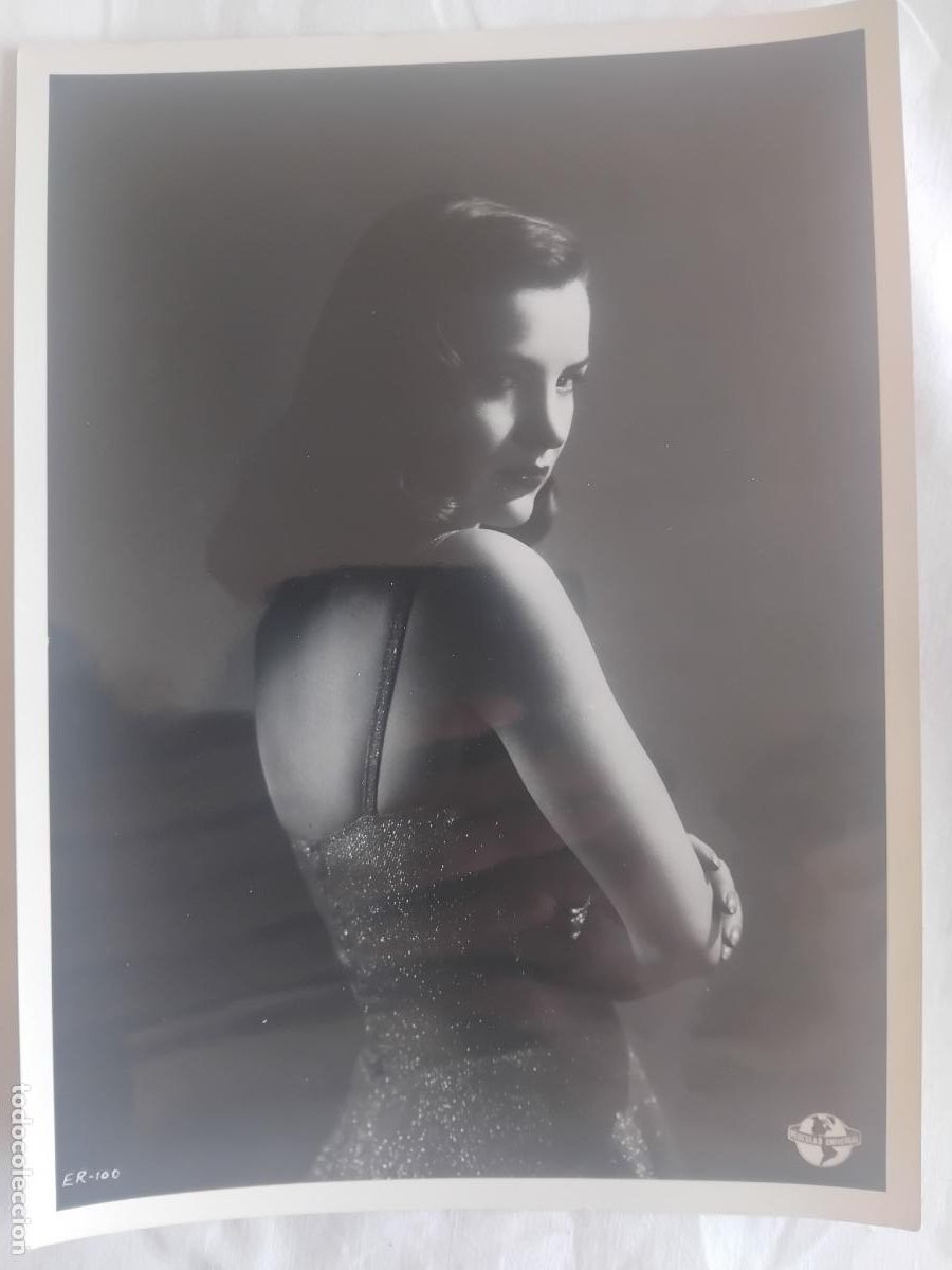Cine: ELLA RAINES FOTOGRAFIA DE LA ARTISTA DE LA UNIVERSAL. 18 X 24,50 CM.