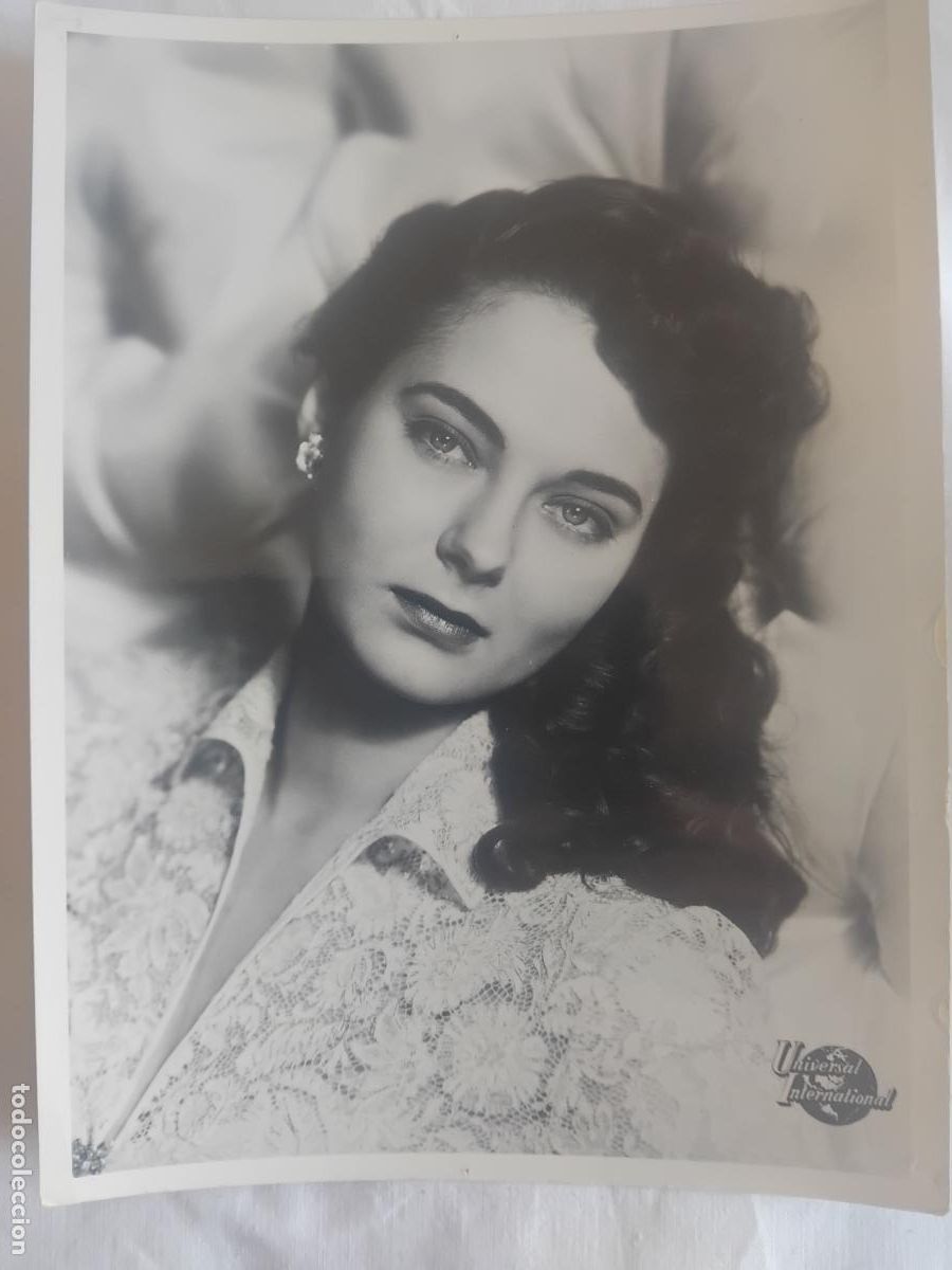 Cine: MARTA TOREN FOTOGRAFIA DE LA ARTISTA DE LA UNIVERSAL. 18 X 24,50 CM.