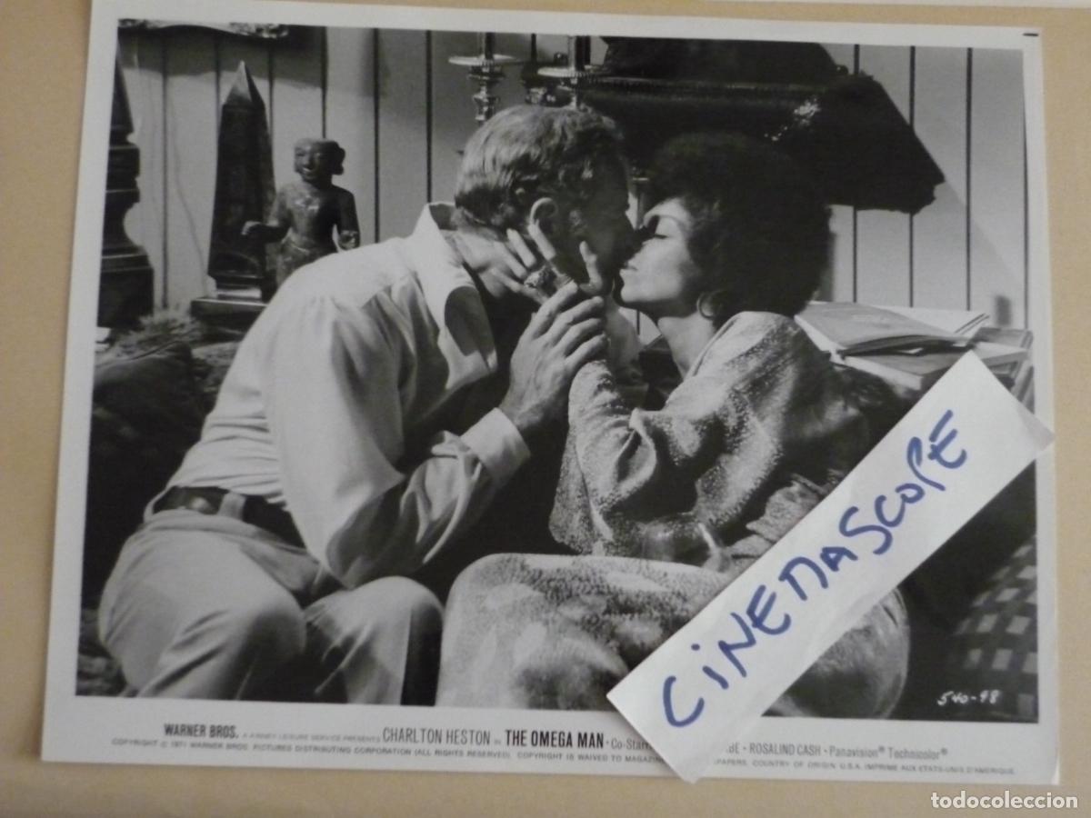 Cine: the omega man - foto original b/n - El &uacute;ltimo hombre vivo - charlton heston Rosalind Cash