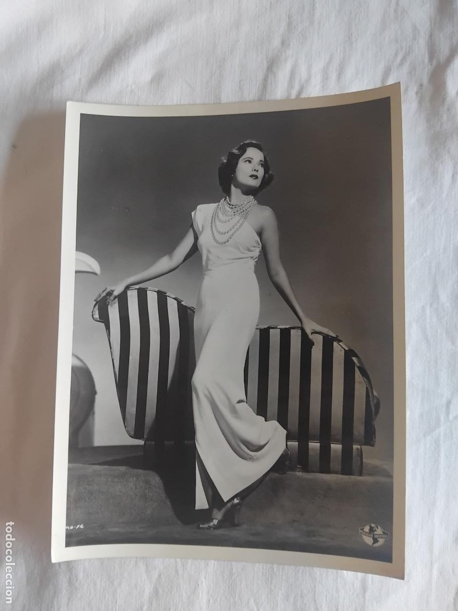 Cine: MERLE OBERON. FOTOGRAFIA DE LA ESTRELLA DE LA UNIVERSAL. 18 X 24,50 cm.