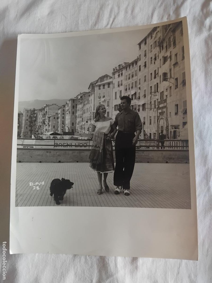 Cine: FOTOGRAFIA DE CORNELL WILDE FUERA DE RODAJE DE ESTRELLA DE LA INDIA. 20 X 26 cm
