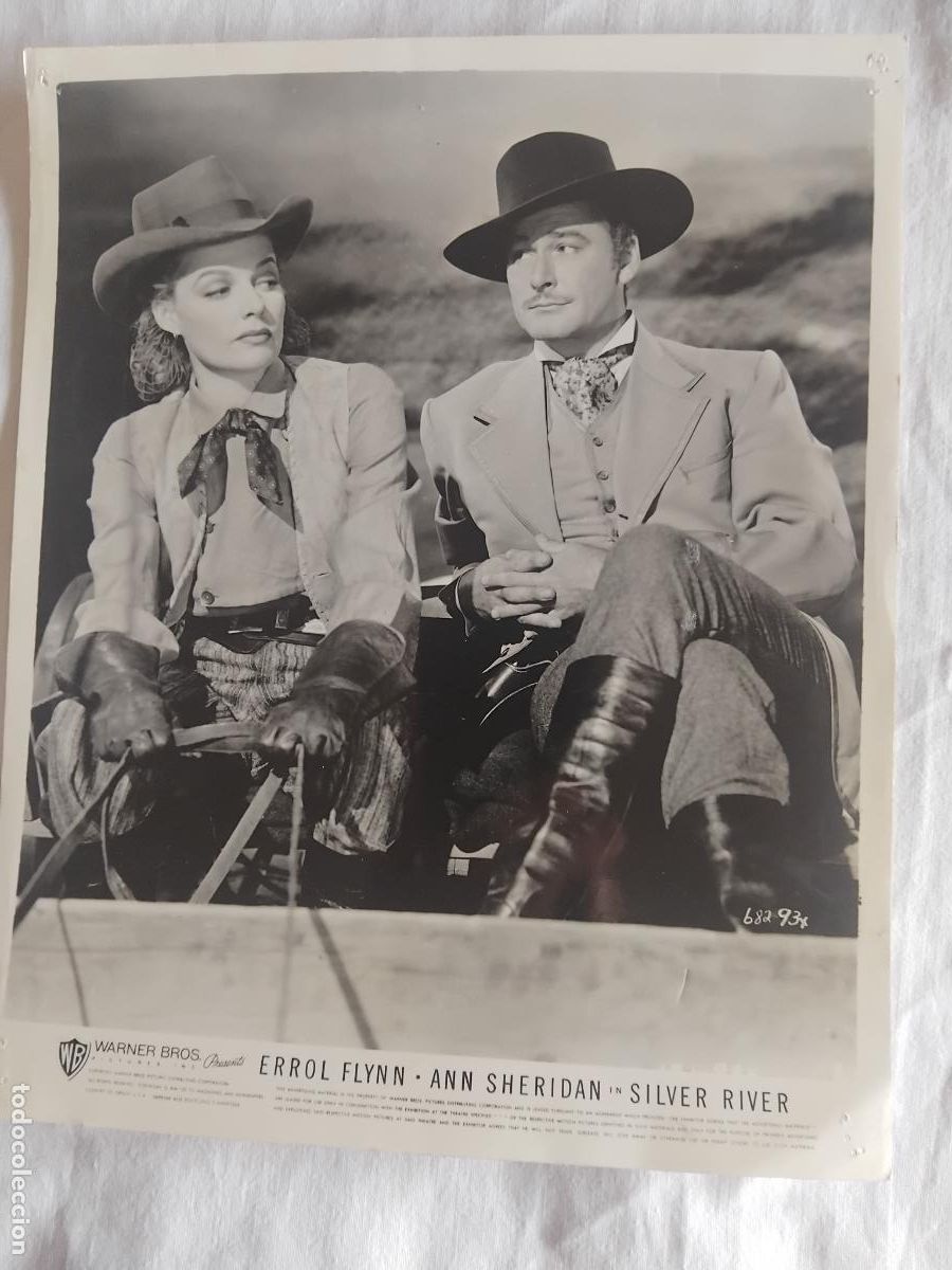 Kino: FOTOGRAFIA DE ERROL FLINN Y ANN SHERIDAN EN LA PELICULA SILVER RAIN (RIO DE PLATA) 21 x 25,50 cm
