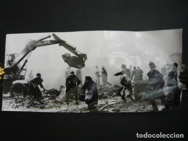 Cinema: EL CASO MATTEI UNA ESCENA DE LA PELICULA ANTIGUA FOTOGRAFIA 13 X 30 CM