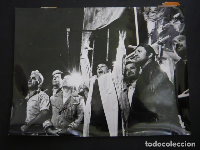 Cine: EL CASO MATTEI UNA ESCENA DE LA PELICULA ANTIGUA FOTOGRAFIA 18 X 24 CM