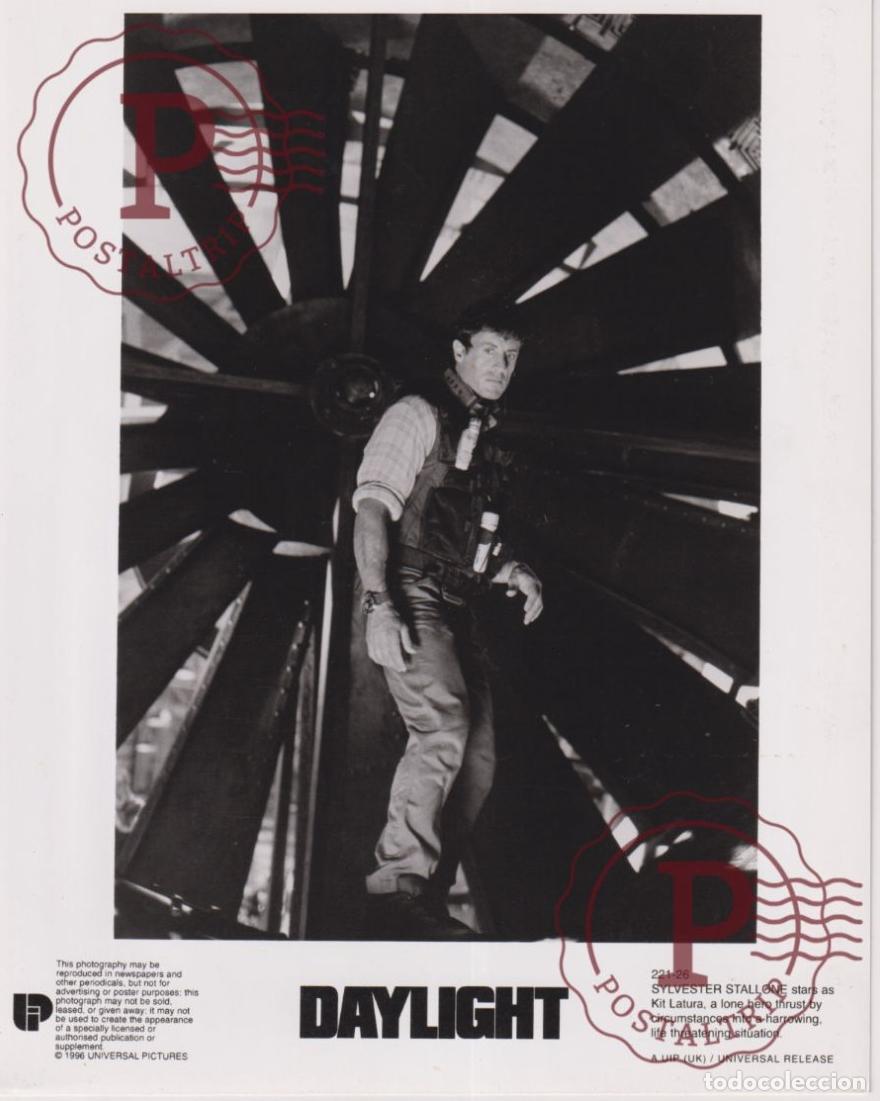 Cine: DAYLIGHT. SILVESTER STALONE. CINE CINEMA. ACTOR ACTRESS. PHOTO FOTO +-25X20CM