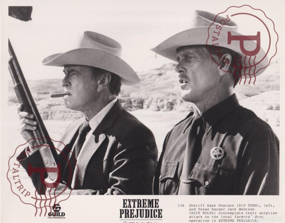 Cine: EXTREME PREJUDICE. CINE CINEMA. ACTOR ACTRESS. ACTRIZ. PHOTO FOTO +-25.5X20.5CM