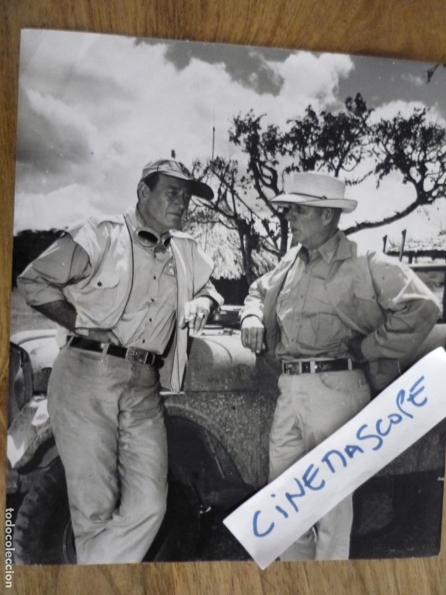 Cine: hatari - foto original b/n - john wayne howard hawks filmmaker - descanso rodaje - rareza