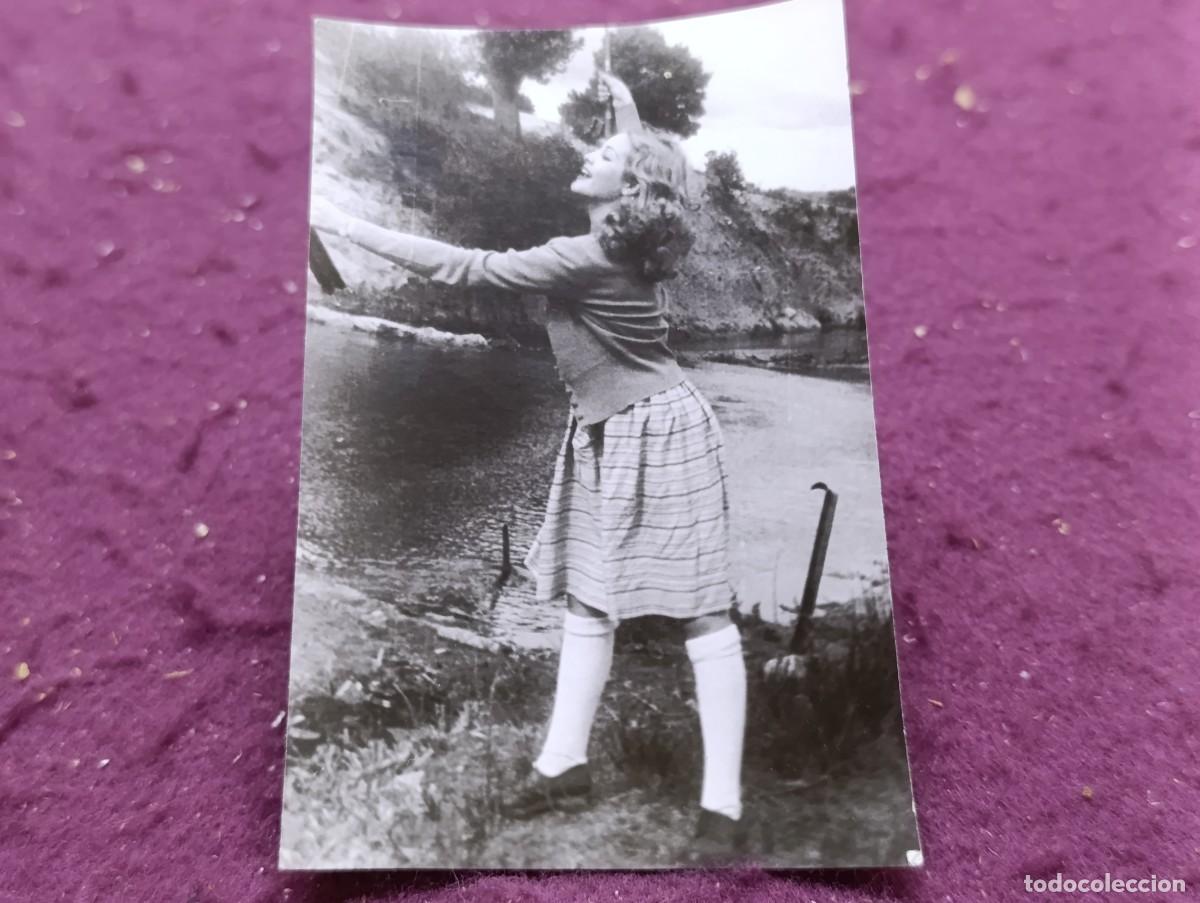Cinema: Sara Montiel, antigua fotograf&iacute;a de archivo, fotogenia, con sellos al dorso