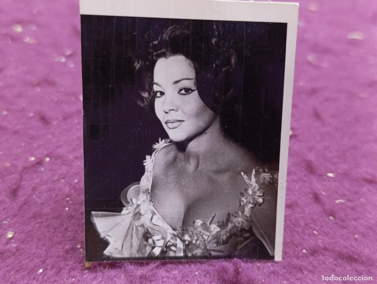 Cinema: Sara Montiel, antigua fotograf&iacute;a de archivo, 1974, con sello al dorso