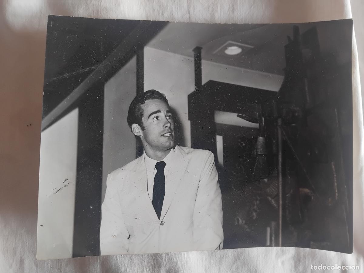Cine: FOTO DE SEAN FLYNN, FOTO REPORTAJE JOSE, E, PUENTE. 18 X 24 CM.