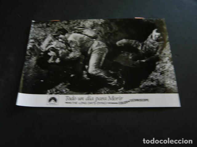 Cine: ESCENA DE LA PELICULA TODO UN DIA PARA MORIR ANTIGUA FOTOGRAFIA ORIGINAL 18 X 12 CM