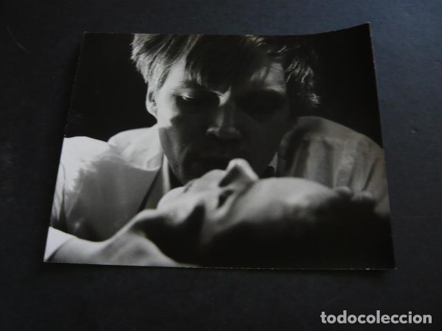 Cine: GERALDINE CHAPLIN ACTRIZ CON PETER OSCARSSON ANTIGUA FOTOGRAFIA ORIGINAL 16 X 12 CM