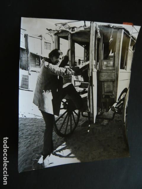 Kino: LUIS DAVILA ACTOR RODAJE PELICULA MATALO ANTIGUA FOTOGRAFIA ORIGINAL 18 X 24 CM