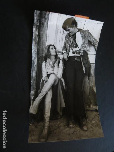 Cine: LUIS DAVILA ACTOR Y CLAUDIA GRAVY ACTRIZ PELICULA MATALO ANTIGUA FOTOGRAFIA ORIGINAL 22 X 13 CM