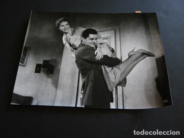 Kino: WALTER GILLER Y MARGIT N&Uuml;NKE ACTORES ANTIGUA FOTOGRAFIA ORIGINAL 18 X 24 CM