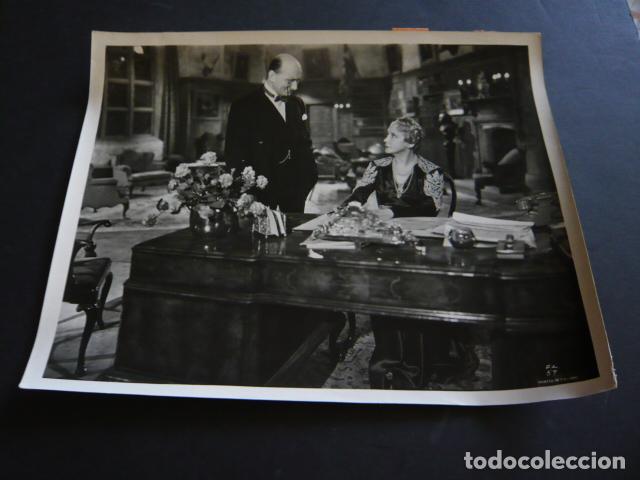 Cine: HELEN HAYES ACTRIZ EN EL CASO DE LA SE&Ntilde;ORITA ASUSTADA ANTIGUA FOTOGRAFIA ORIGINAL 20 X 26 CM