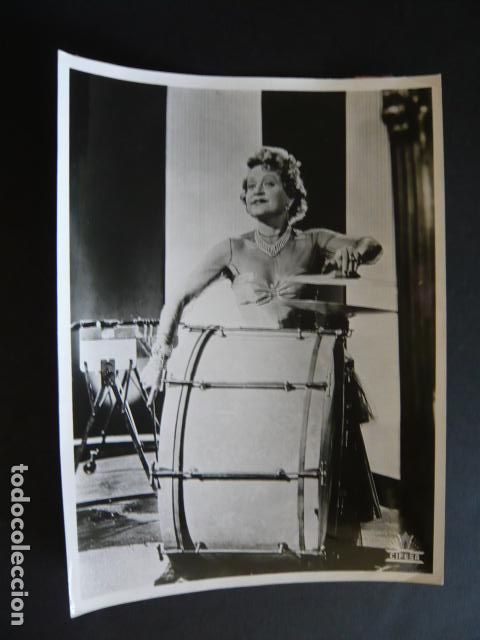 Cin&eacute;ma: TROMPETAZO DEL AMOR ESCENA DE LA PELICULA ANTIGUA FOTOGRAFIA ORIGINAL 18 X 24 CM