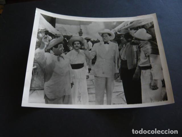 Cine: FIESTA EN EL TROPICO ESCENA DE LA PELICULA ANTIGUA FOTOGRAFIA ORIGINAL 20 X 25 CM