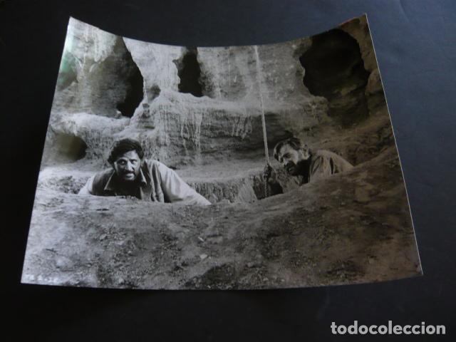 Cine: LOS VENGADORES ESCENA DE LA PELICULA ANTIGUA FOTOGRAFIA ORIGINAL 20 X 25 CM