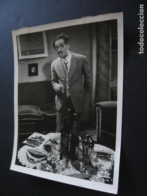 Cinema: UN ENREDO DE FAMILIA ESCENA DE LA PELICULA ANTIGUA FOTOGRAFIA ORIGINAL 18 X 24 CM