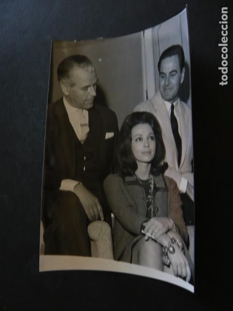 Cinema: ANA CASARES ACTRIZ Y CARLOS ESTRADA ACTOR ANTIGUA FOTOGRAFIA ORIGINAL 18 X 12 CM