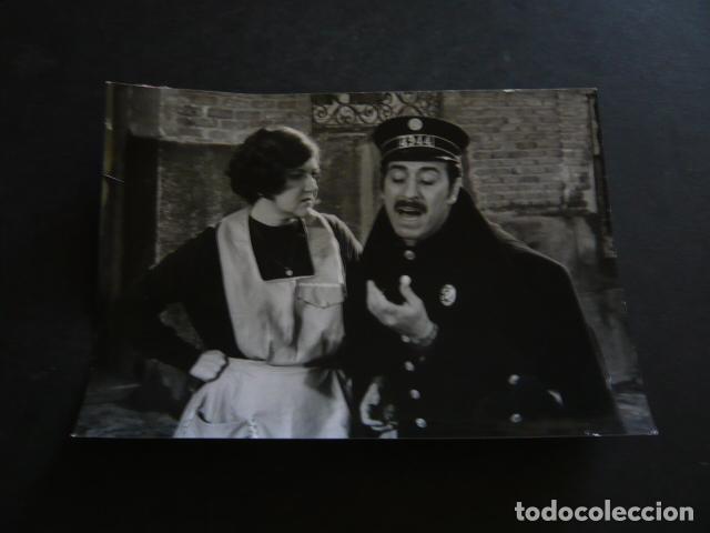 Cine: JOSE LUIS LOPEZ VAZQUEZ Y LALY SOLDEVILLA ACTORES ANTIGUA FOTOGRAFIA ORIGINAL 13 X 18 CM