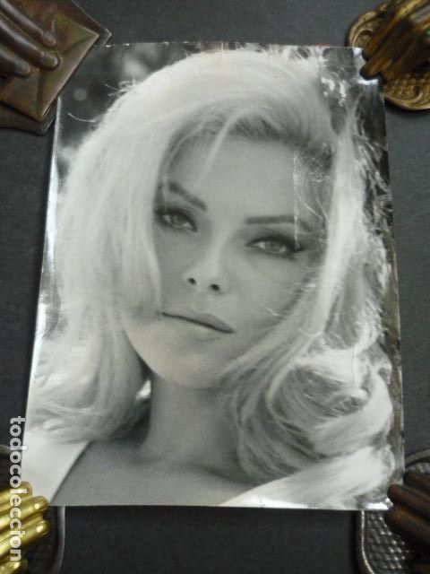 Cinema: VIRNA LISI ACTRIZ ANTIGUA FOTOGRAFIA 11 X 15 CM