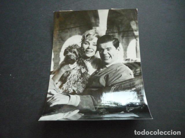 Cinema: VIAJE A ROMA ROMANCE INCLUIDO ESCENA DE LA PELICULA ANTIGUA FOTOGRAFIA ORIGINAL 12 X 18 CM
