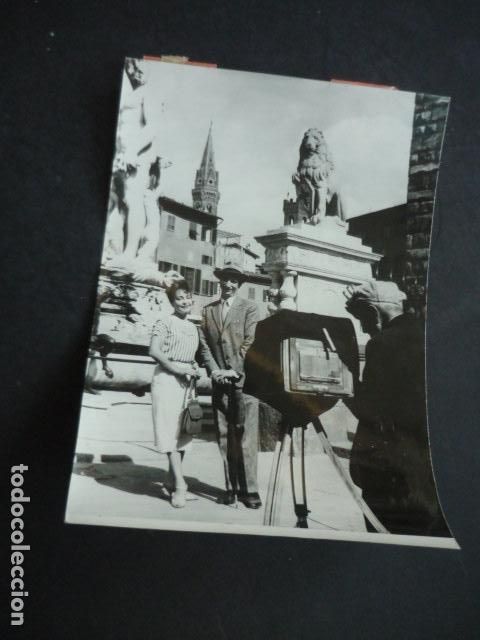 Cine: VIAJE A ROMA ROMANCE INCLUIDO ESCENA DE LA PELICULA ANTIGUA FOTOGRAFIA ORIGINAL 12 X 18 CM