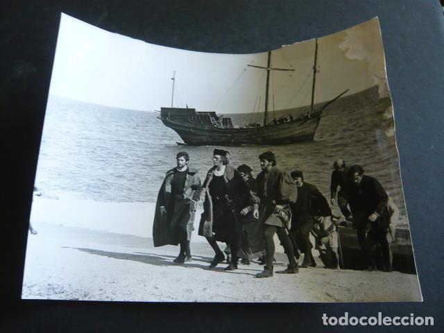 Cine: PACO RABAL ACTOR EN PELICULA CRISTOBAL COLON ANTIGUA FOTOGRAFIA ORIGINAL 18 X 24 CM