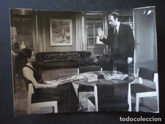 Cine: JUANJO MENENDEZ Y MONICA RANDALL ACTRIZ ANTIGUA FOTOGRAFIA ORIGINAL 12 X 18 CM