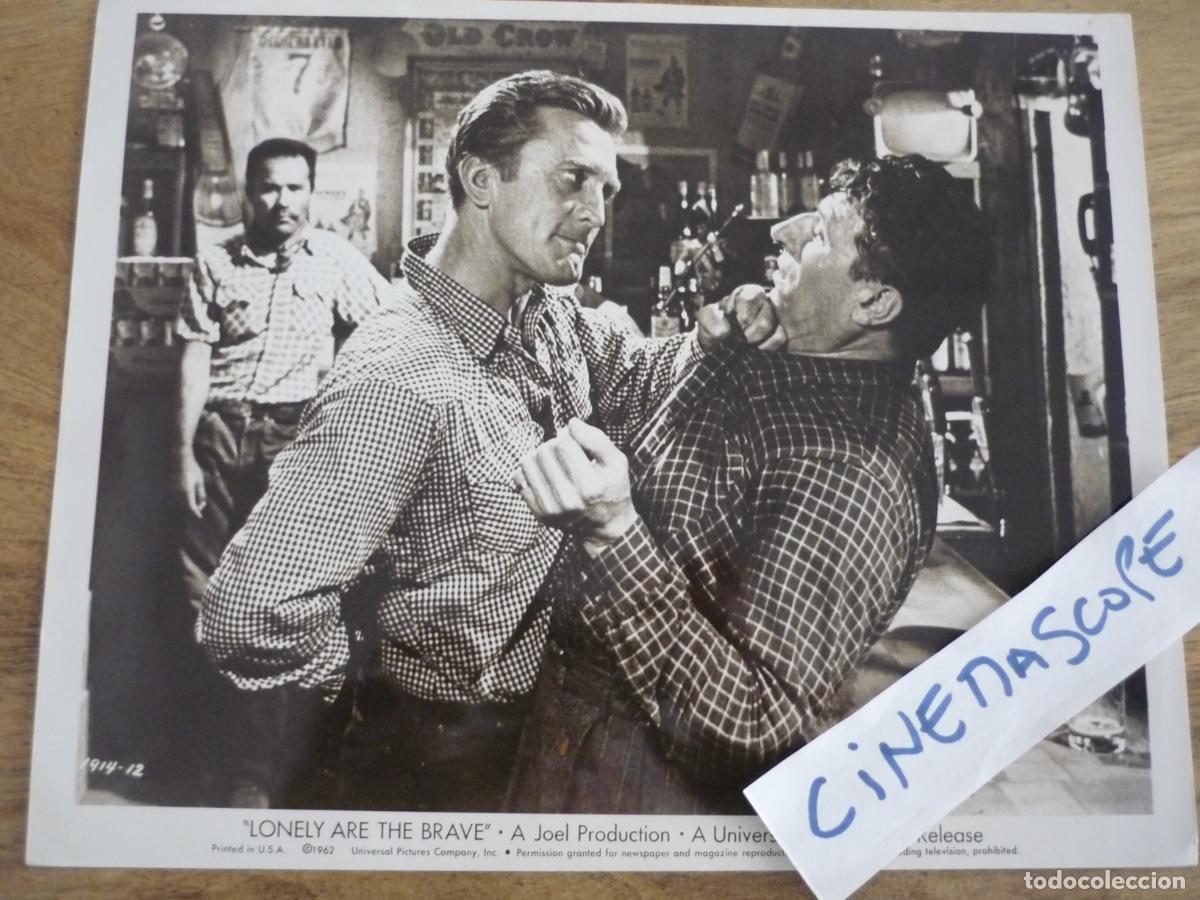 Cine: kirk douglas - foto original b/n - lonely are the brave Los valientes andan solos