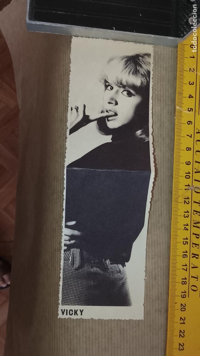 Cine: TROQUELADO MUSICA CANTANTE PAPEL TIPO CROMO A&Ntilde;OS 60 - VICKY LUZ MOSQUERA